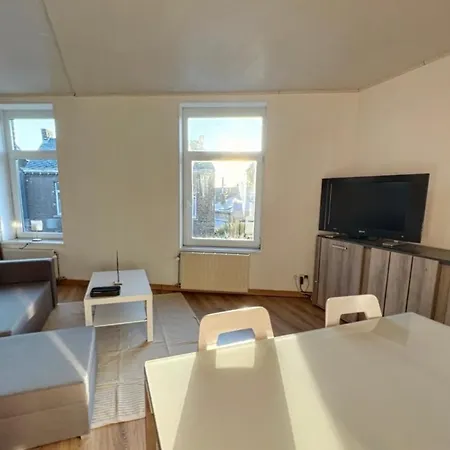 Charbonnel 1 A Charleroi-airport 아파트