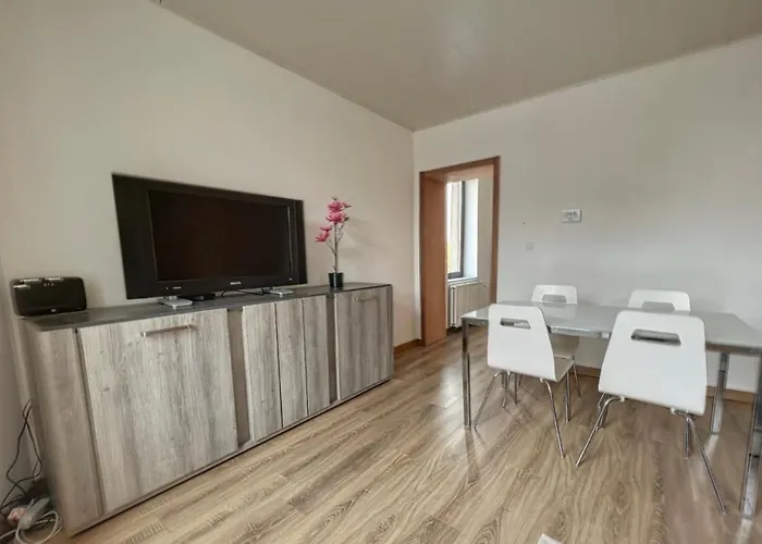 Charbonnel 1 A Charleroi-airport * Charleroi